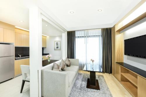 Executive Suite image 3