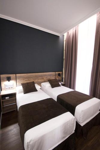 Twin Room Plus with City View image 10