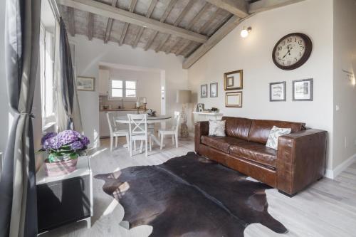 Firenze top-floor flat close to Arno, Florencja