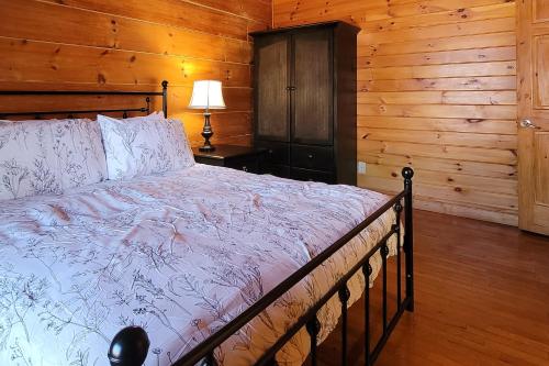 Relax by the River Lodge in Sevierville, USA