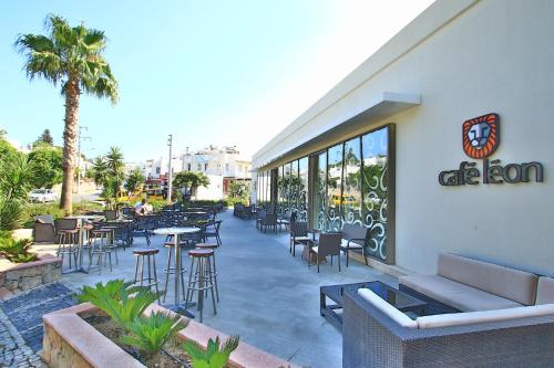 Pub, Mandarin Resort & Spa in Bodrum