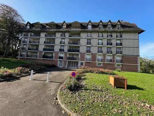 Appartement calme proche de la mer avec parking in Віллєр-сюр-Мер