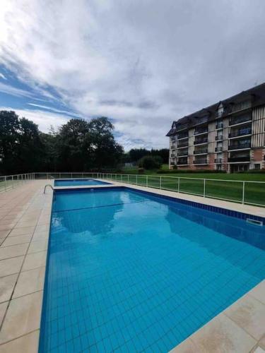 Appartement calme proche de la mer avec parking in Віллєр-сюр-Мер