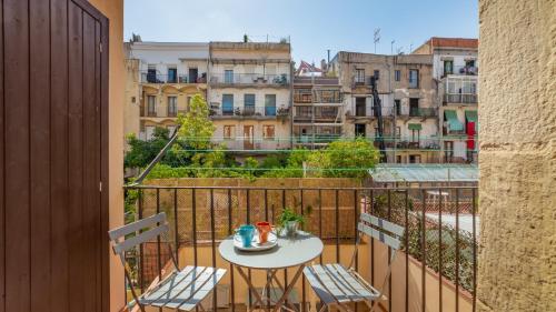 Lodging Apartments Amazing apartment by Ramblas with inner terrace - image 4
