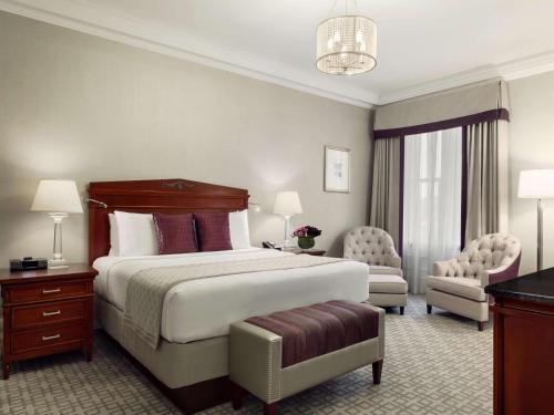 Fairmont Gold Queen Room