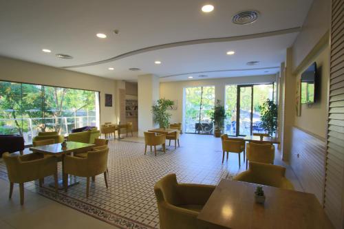 Pub, Mandarin Resort & Spa in Bodrum