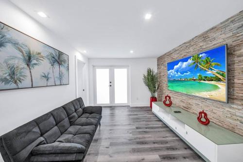 3 2 Family friendly Brand New Home w Pool in Miami, USA