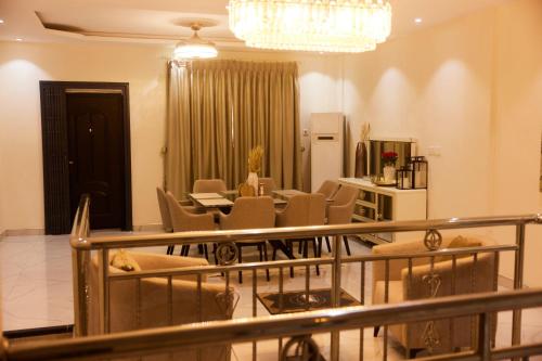 Akurang Luxury Home - Tap to explore photos