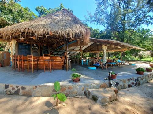 Restorāns, KAMAKU Bungalows - Sunset Beach in Kronga Sanloema