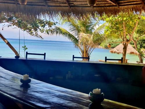 Restorāns, KAMAKU Bungalows - Sunset Beach in Kronga Sanloema