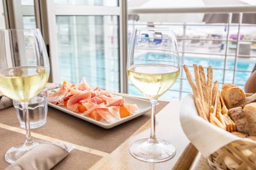 Hotel Capitol - image 6