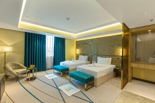 Deluxe Junior Suite image 3
