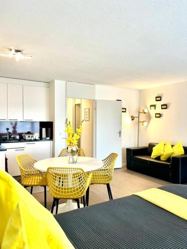 Little Penthouse **** in Dietikon