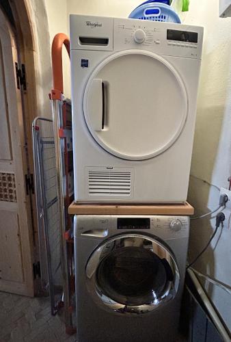 Beau riad en médina, lumineux et avec terrasse privée sur mer Beau riad en médina, lumineux et avec terrasse privée sur mer