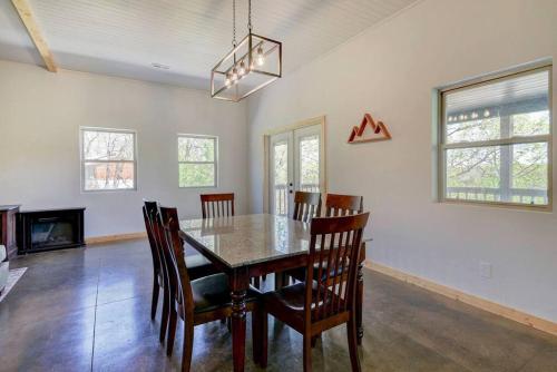 Table Rock Lakefront on 2 Acres with firepit Table Rock Lakefront on 2 Acres with firepit