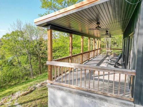 Table Rock Lakefront on 2 Acres with firepit Table Rock Lakefront on 2 Acres with firepit