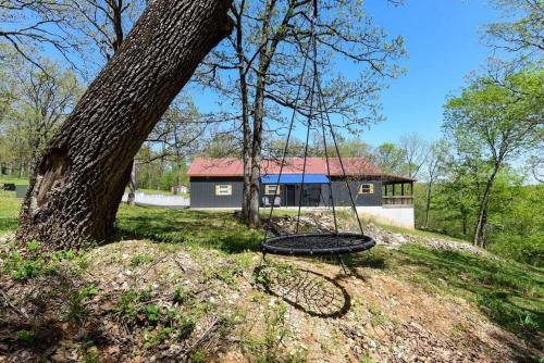Table Rock Lakefront on 2 Acres with firepit Table Rock Lakefront on 2 Acres with firepit