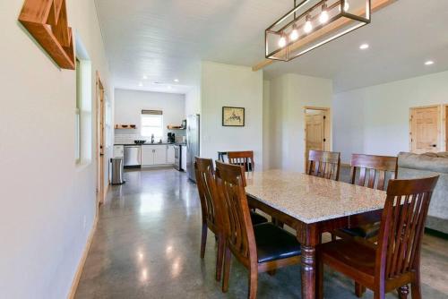 Table Rock Lakefront on 2 Acres with firepit Table Rock Lakefront on 2 Acres with firepit