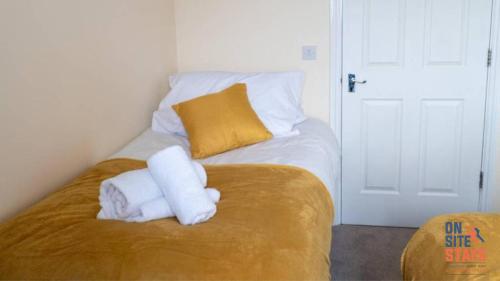 Picture of Central 2 Bed Apt, Parking, Wifi, Long Stay Rates