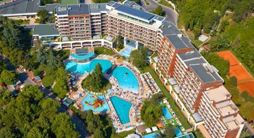 Flamingo Grand Hotel & Spa - image 12
