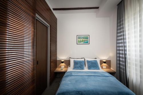 1 double bed