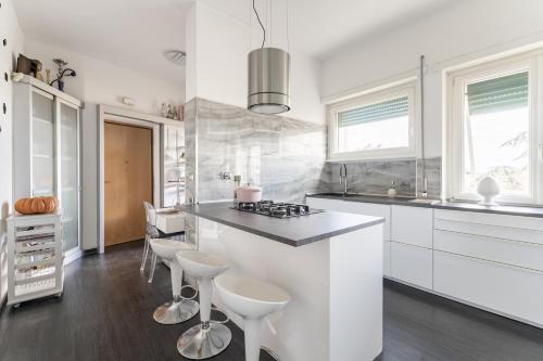 Penthouse Room Private Bath & Wi Fi AC 5