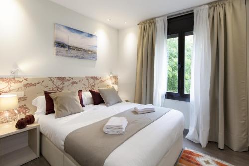 Eixample Building Apartments by Mercedes Heritage, Barcellona