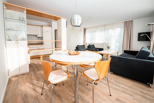 Apartment with Terrace image 7