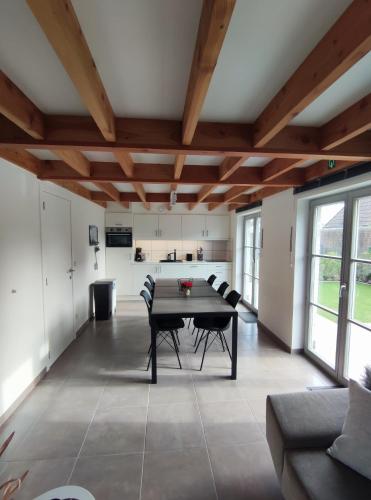 廚房, Vakantiewoning Polderhuis 10, airco en verwarming in alle kamers, prive parkeerplaats en afgesloten  in 科克賽德