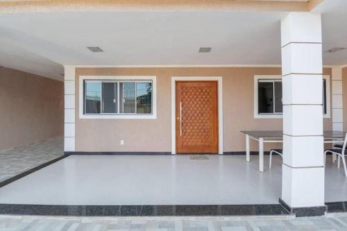 Casa em condomínio e com piscina no Rio de Janeiro