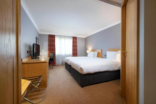 DoubleTree by Hilton Swindon Hotel - main image