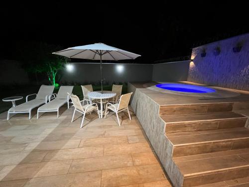 Casa Flora - Jacuzzi exclusiva e conforto absoluto a 10 quadras da praça central, Bonito (foto 6)