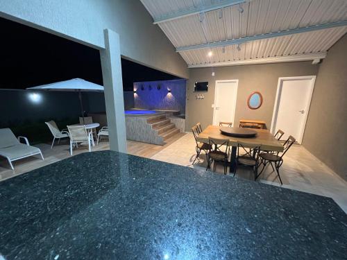 Casa Flora - Jacuzzi exclusiva e conforto absoluto a 10 quadras da praça central, Bonito (foto 5)