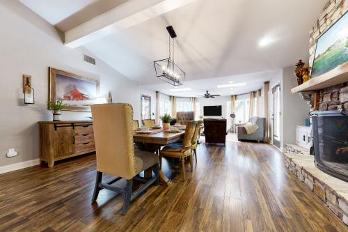 Meadow Creek House in Wimberley, USA