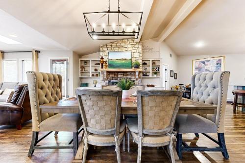Meadow Creek House in Wimberley, USA