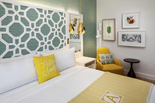 1 king bed, 1 sofa bed