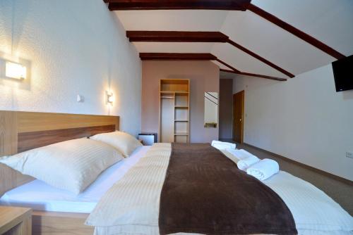 Rooms Villa Ruja