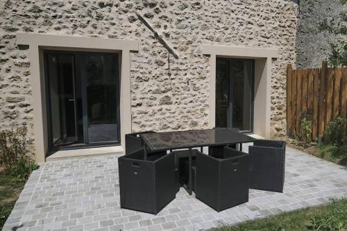 Le Gîte - Le Pressoir (Le Gite - Le Pressoir) in Les Molieres (Ile-de-France)