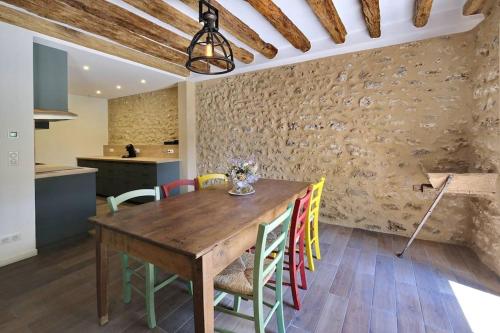Le Gîte - Le Pressoir (Le Gite - Le Pressoir) in Les Molieres (Ile-de-France)