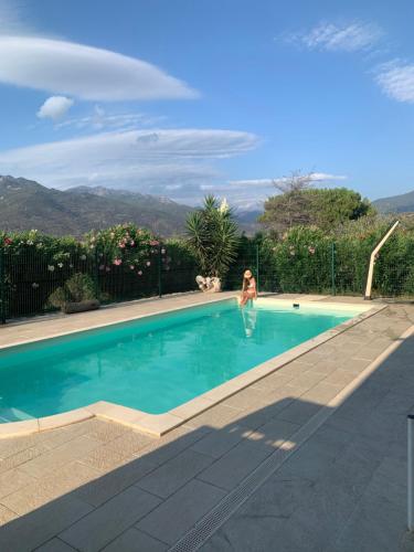 Grand T4 , vue magnifique à 50 m de la plage (Grand T4 , vue magnifique a 50 m de la plage) in Bartaccia