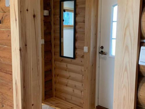 Kaupinmaja, Yllas, Akaslompolo, Lapland - Log Cabin with Lake and Fell Scenery in Kaupinjärvi