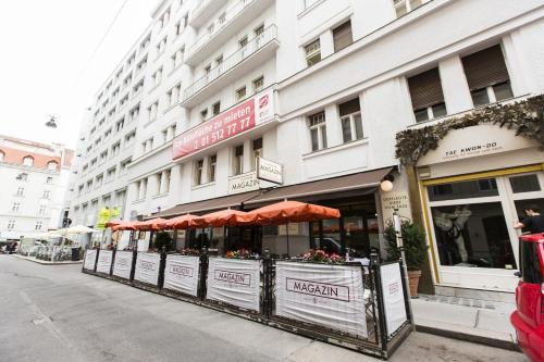 Carlton Suites - image 4