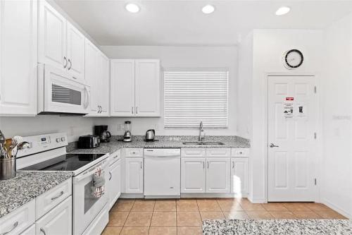 Luxurious Villa - Near Disney - Golf Course detail