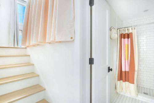 Annabelle 4A - Top Floor Loft Downtown With Patio