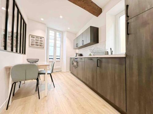 Le James Close: Apt 4 Prs standing - Vieille Ville - Location saisonnière - Antibes