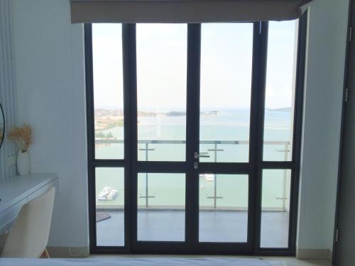 Cozy high rise APT near Ferry terminal Batam Center - By MESA, Batam