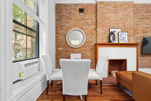 Newly Renovated 2BR Haven Walk to Columbia Uni, New York (photo 10)