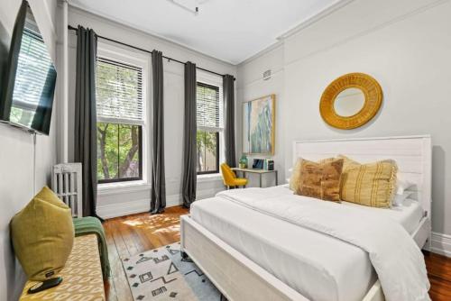 Spacious 3-Bed Brownstone near Columbia Uni, Nowy Jork
