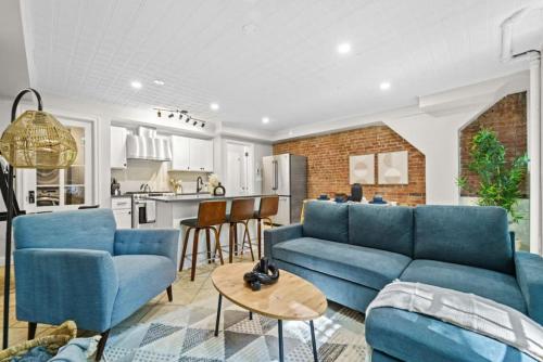 Newly Renovated 2BR w Rare Private Backyard and BBQ, Нью-Йорк (фото 7)