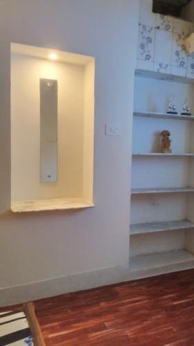 Standard Double Room image 10
